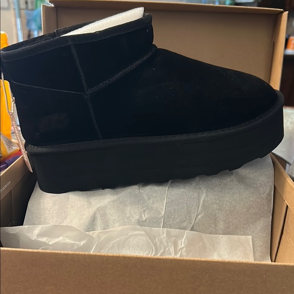 Cushionaire Shoes - Black Ankle Boots for Women